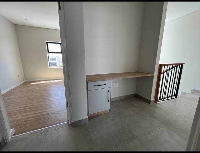 3 BEDROOM HOUSE FOR SALE IN SANDOWN